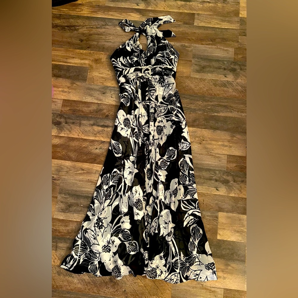 White House black market dress - size 2